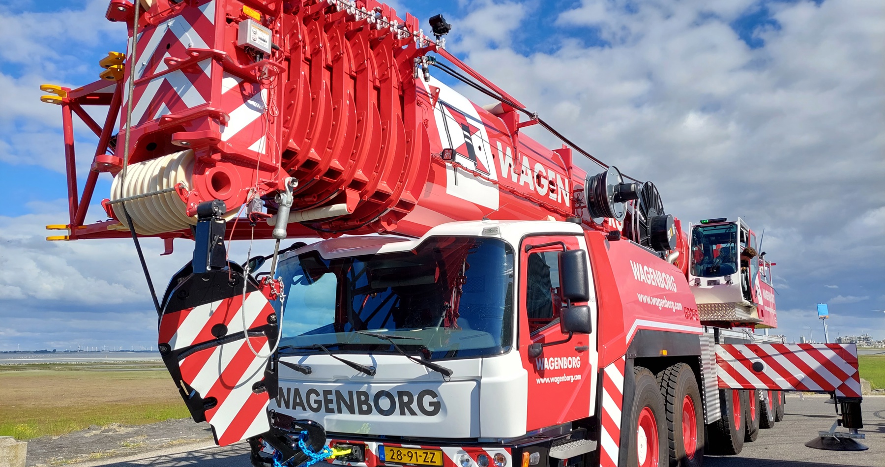 Neuer 300-Tonnen-Kran für Wagenborg Nedlift